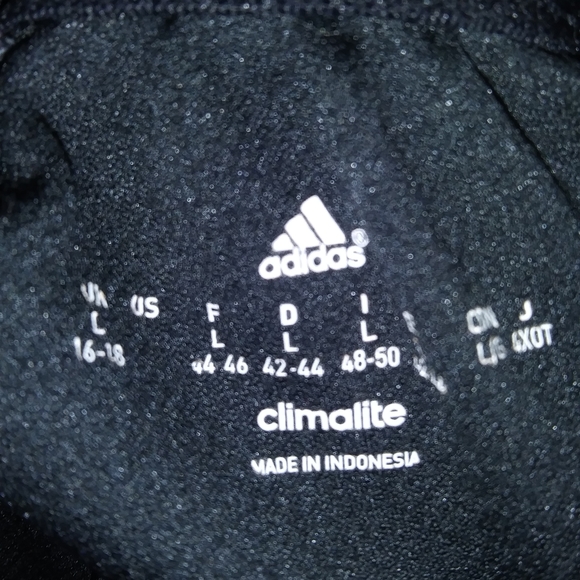 Adidas climate size large black and white shorts - Picture 3 of 5